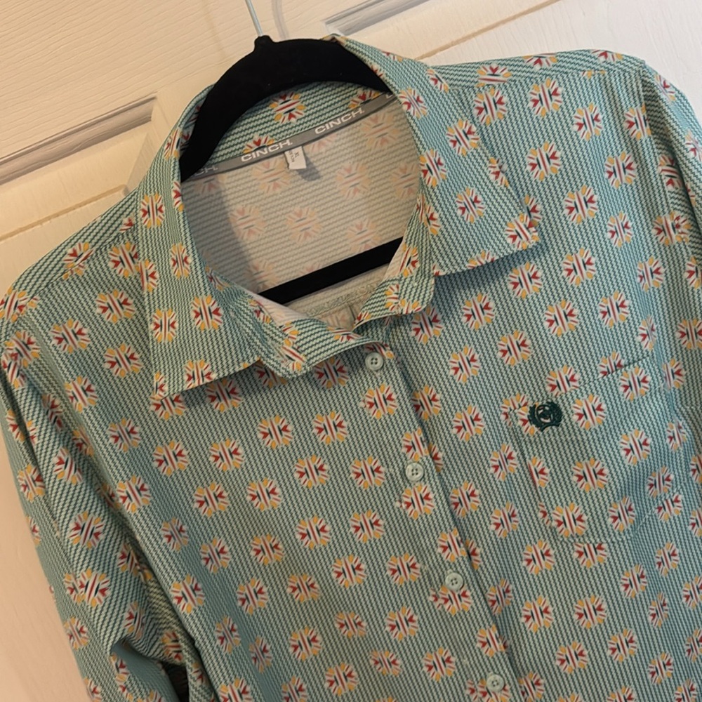 EUC Cinch ArenaTec Button Up